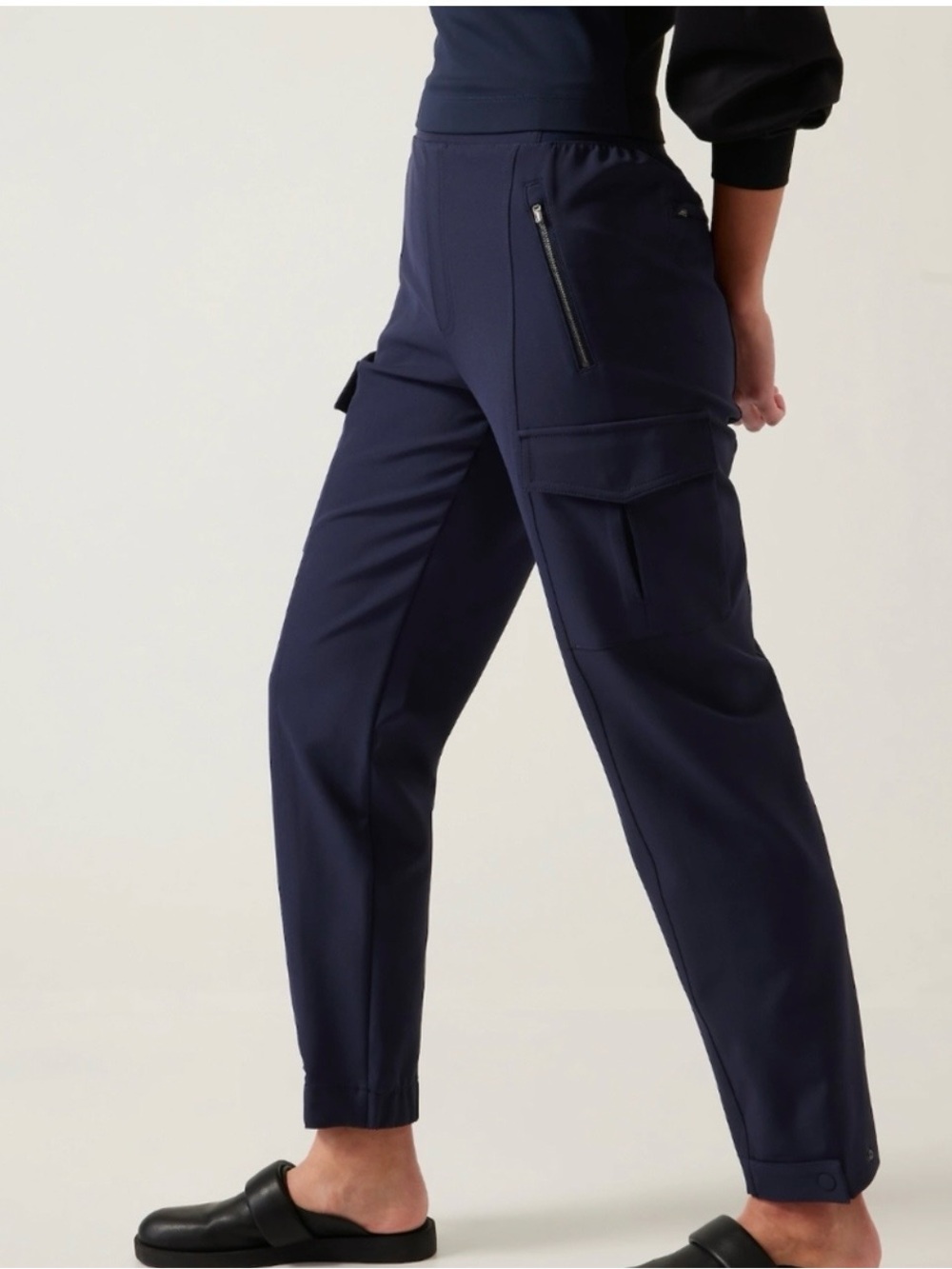 Athleta Endless Cargo Navy Blue Pants 10